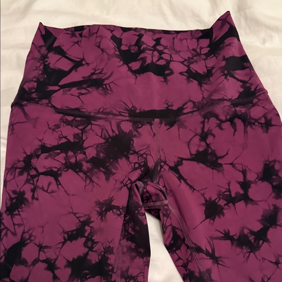 Lululemon Wunder Under High-Rise Leggings – Purple Tie Dye – Full Length - Picture 2 of 8